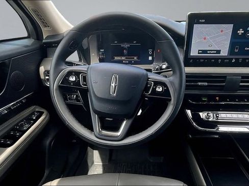Used 2023 Lincoln Corsair AWD image 8