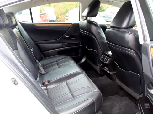 Used 2020 Lexus ES 350 w/ Luxury Package image 12