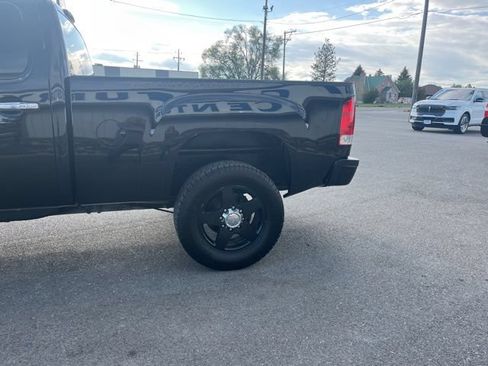 Used 2011 GMC Sierra 2500 Denali w/ Suspension Package, Off-Road AWD/4WD image 11