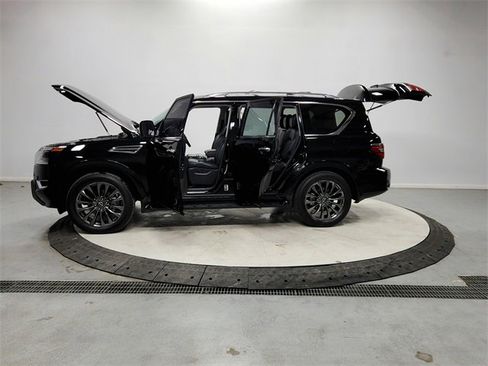 Used 2024 Nissan Armada Platinum w/ Cargo Package image 12