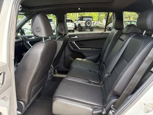 Used 2020 Volkswagen Tiguan SE R-Line FWD image 14