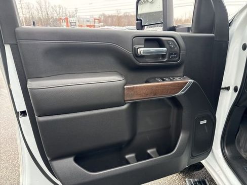 Used 2023 GMC Sierra 3500 Denali w/ Denali Ultimate Package image 19