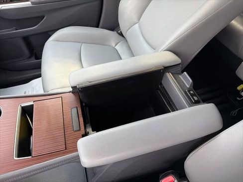 Used 2024 Toyota Sienna XLE image 22
