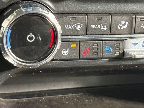 Used 2022 Ford F150 Lariat w/ Equipment Group 502A High image 36