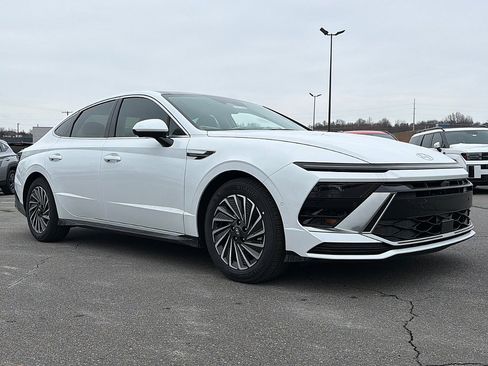 New 2026 Hyundai Sonata Limited image 2