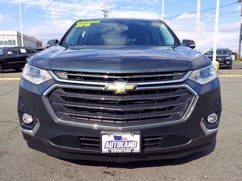 Used 2019 Chevrolet Traverse LT image 2