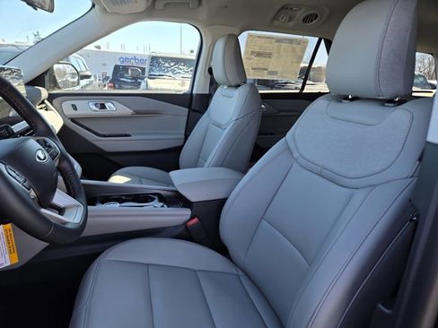 New 2026 Ford Explorer Active image 18