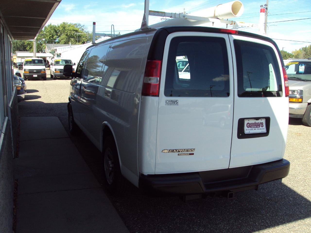 Used 2013 Chevrolet Express 1500 AWD image 5