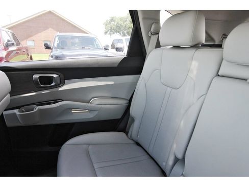 Used 2023 Kia Sorento S w/ Panoramic Sunroof Package AWD/4WD image 12