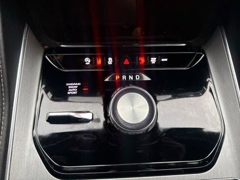 Used 2024 Jeep Wagoneer Series II image 16