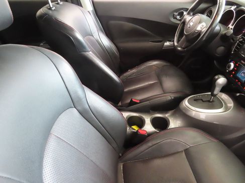 Used 2013 Nissan Juke SL FWD image 26