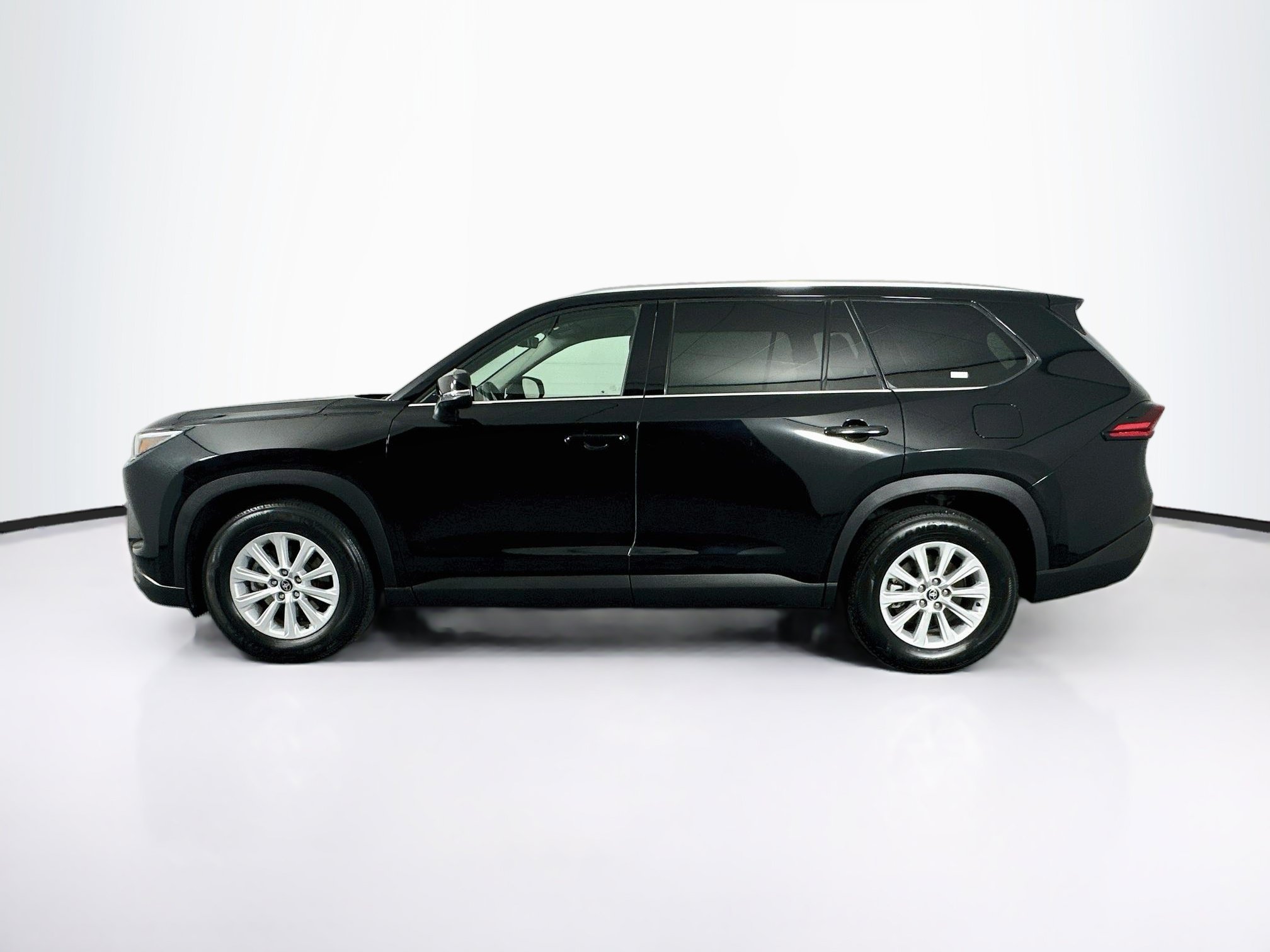 Used 2025 Toyota Grand Highlander AWD image 4