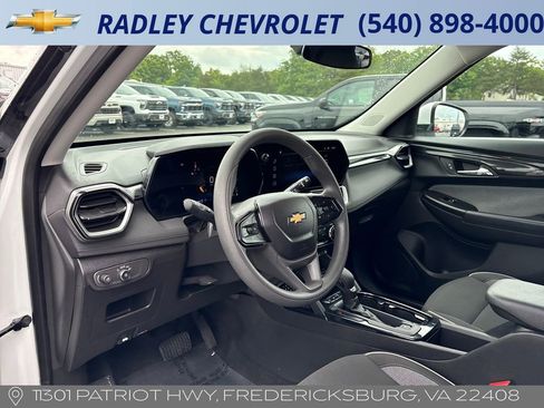 Certified 2025 Chevrolet TrailBlazer LT AWD/4WD image 4