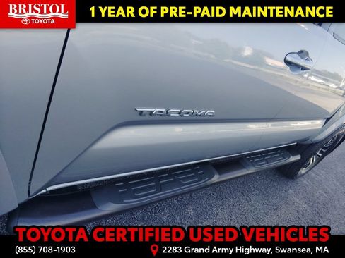 Used 2021 Toyota Tacoma TRD Sport w/ TRD Premium Sport Package AWD/4WD image 28
