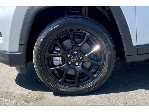 New 2025 Jeep Compass Latitude w/ Altitude Special Edition image 13