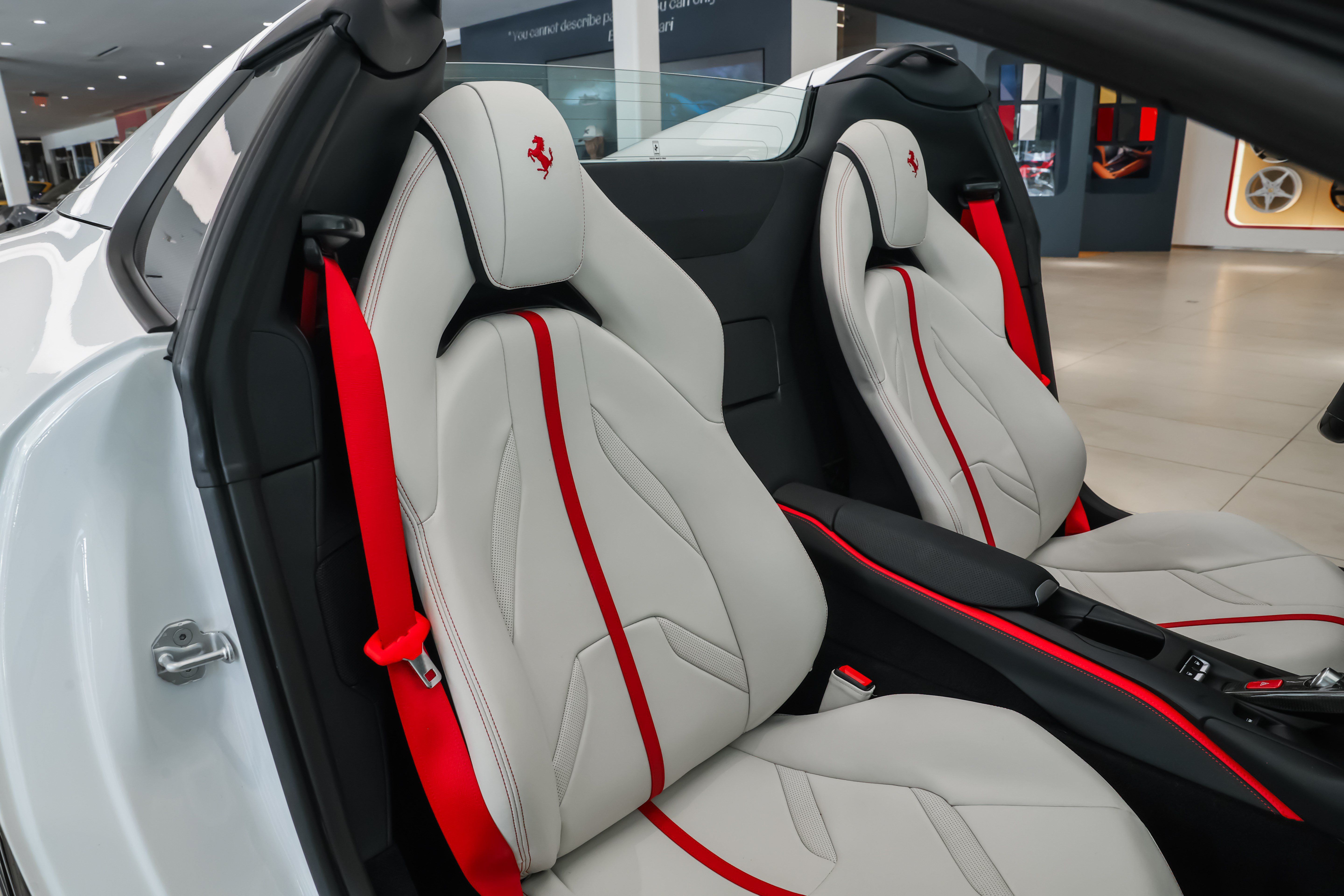 Used 2023 Ferrari 812 GTS RWD image 21
