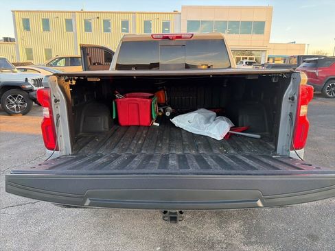 Used 2024 Chevrolet Silverado 1500 ZR2 w/ Technology Package image 8