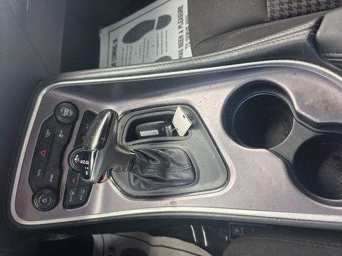Used 2019 Dodge Challenger SXT RWD image 15