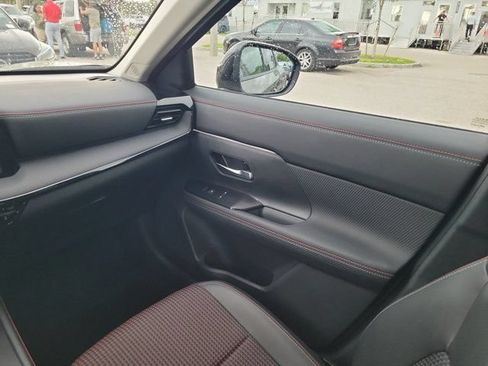 Certified 2026 Nissan Kicks SR FWD image 14