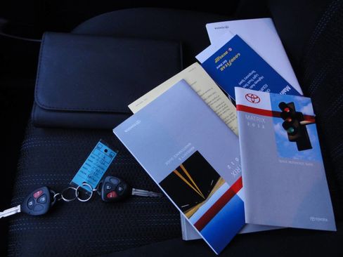 Used 2012 Toyota Matrix L image 36