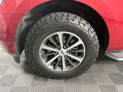 Used 2021 Ford Expedition XLT image 11