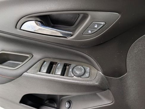 Certified 2024 Chevrolet Equinox RS FWD image 14