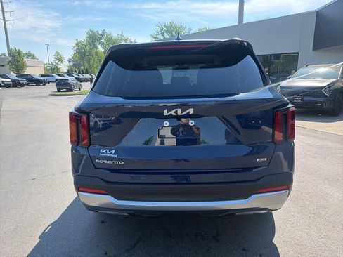 New 2026 Kia Sorento EX AWD/4WD image 9