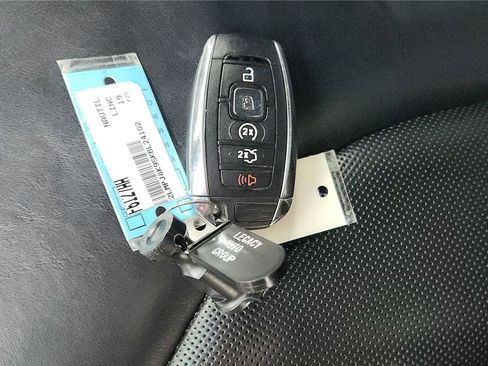 Used 2019 Lincoln Nautilus Select image 36