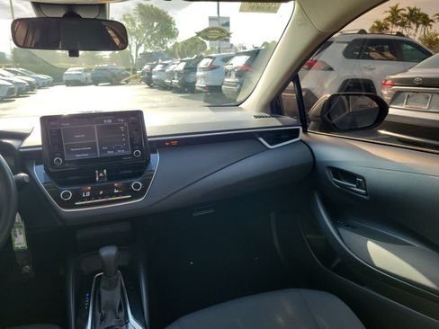 Used 2022 Toyota Corolla LE FWD image 17