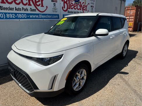 Used 2023 Kia Soul LX w/ Option Group 015 image 5