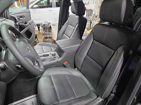 Used 2023 Chevrolet Traverse RS w/ LPO, Floor Liner Package image 17
