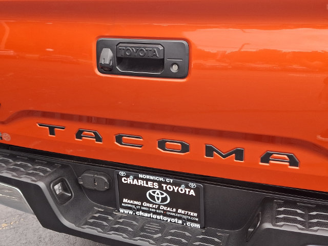 Used 2016 Toyota Tacoma TRD Off-Road w/ Exterior Package AWD/4WD image 29
