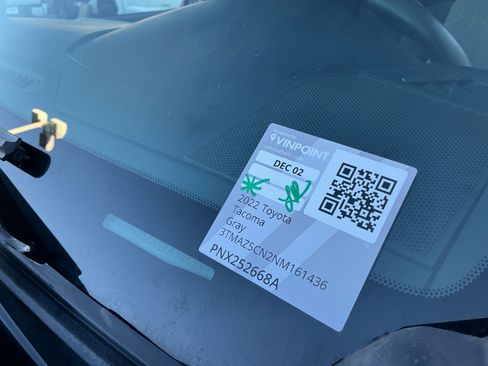 Certified 2022 Toyota Tacoma TRD Off-Road image 25