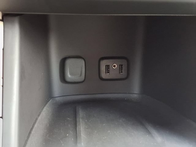 Certified 2018 GMC Acadia Denali w/ Technology Package FWD image 11