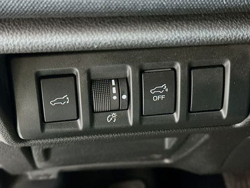 Used 2023 Subaru Outback Premium image 17