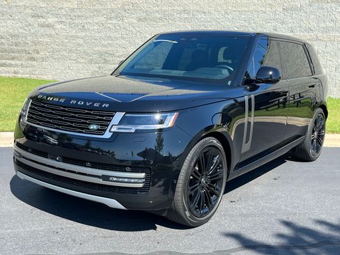 Used 2024 Land Rover Range Rover Long Wheelbase SE AWD/4WD image 1