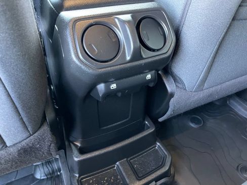 Used 2024 Jeep Wrangler Unlimited AWD/4WD image 20