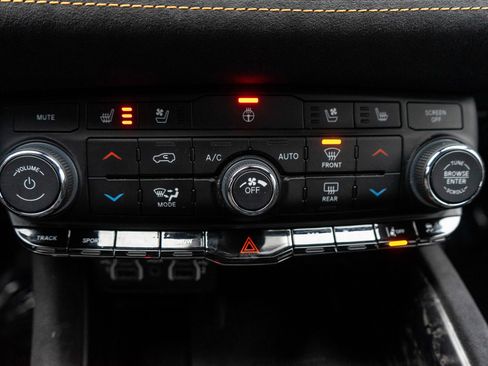 Used 2023 Dodge Durango R/T w/ Hemi Orange Plus Package image 20