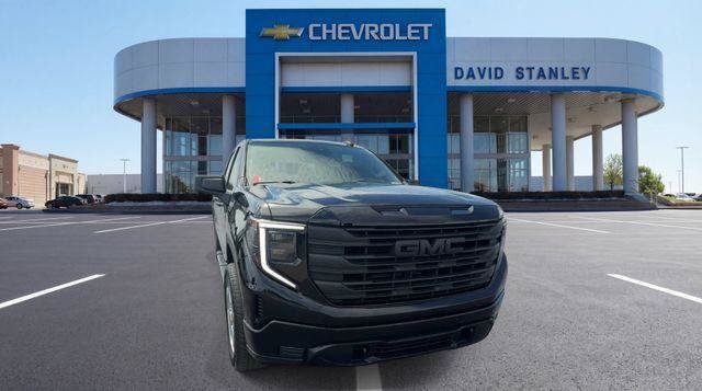 Used 2024 GMC Sierra 1500 SLE AWD/4WD image 2