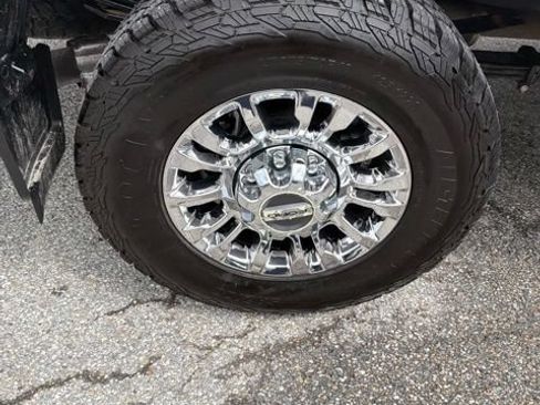 Used 2022 Ford F350 Lariat w/ Lariat Ultimate Package AWD/4WD image 10