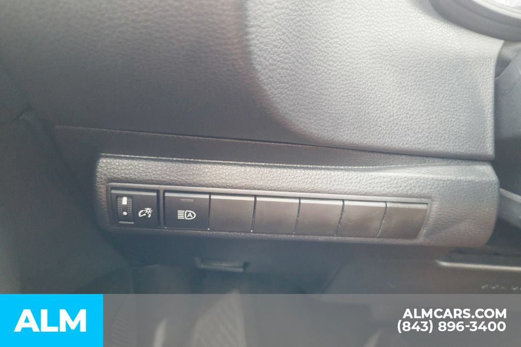 Used 2024 Toyota Corolla LE FWD image 33