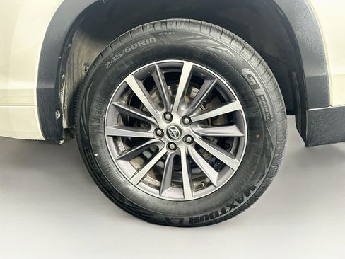 Used 2017 Toyota Highlander XLE FWD image 11