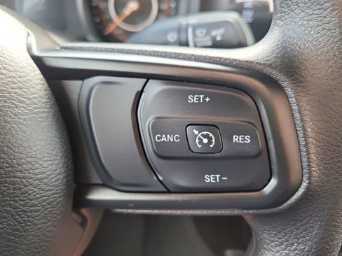 Used 2025 Jeep Wrangler Sport image 24