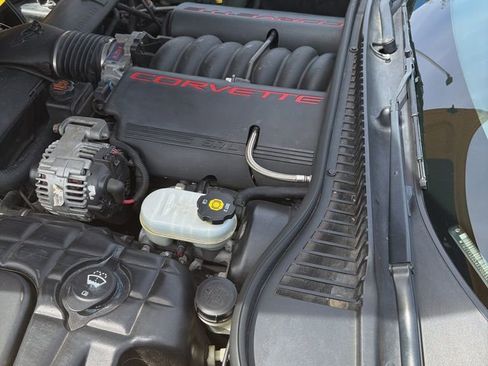 Used 2004 Chevrolet Corvette Convertible w/ Preferred Equipment Group image 38