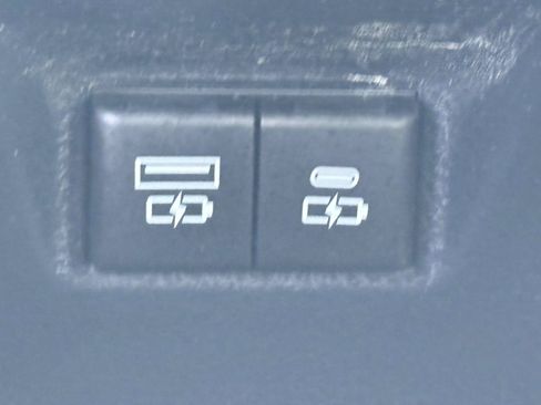 Used 2025 Toyota Camry XLE w/ Premium Plus Package FWD image 13