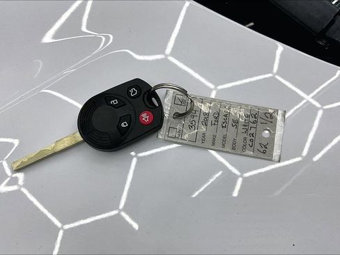 Used 2018 Ford Escape SE w/ SE Sync 3 Package FWD image 32