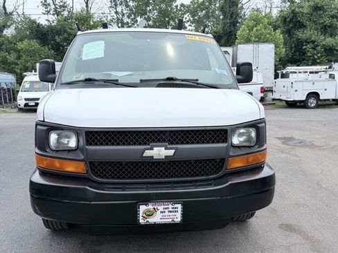 Used 2011 Chevrolet Express 2500 RWD image 6