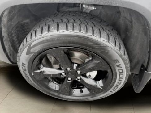 Used 2022 Jeep Grand Cherokee Altitude image 14