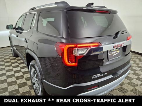 Used 2023 GMC Acadia SLE w/ Driver Convenience Package image 3