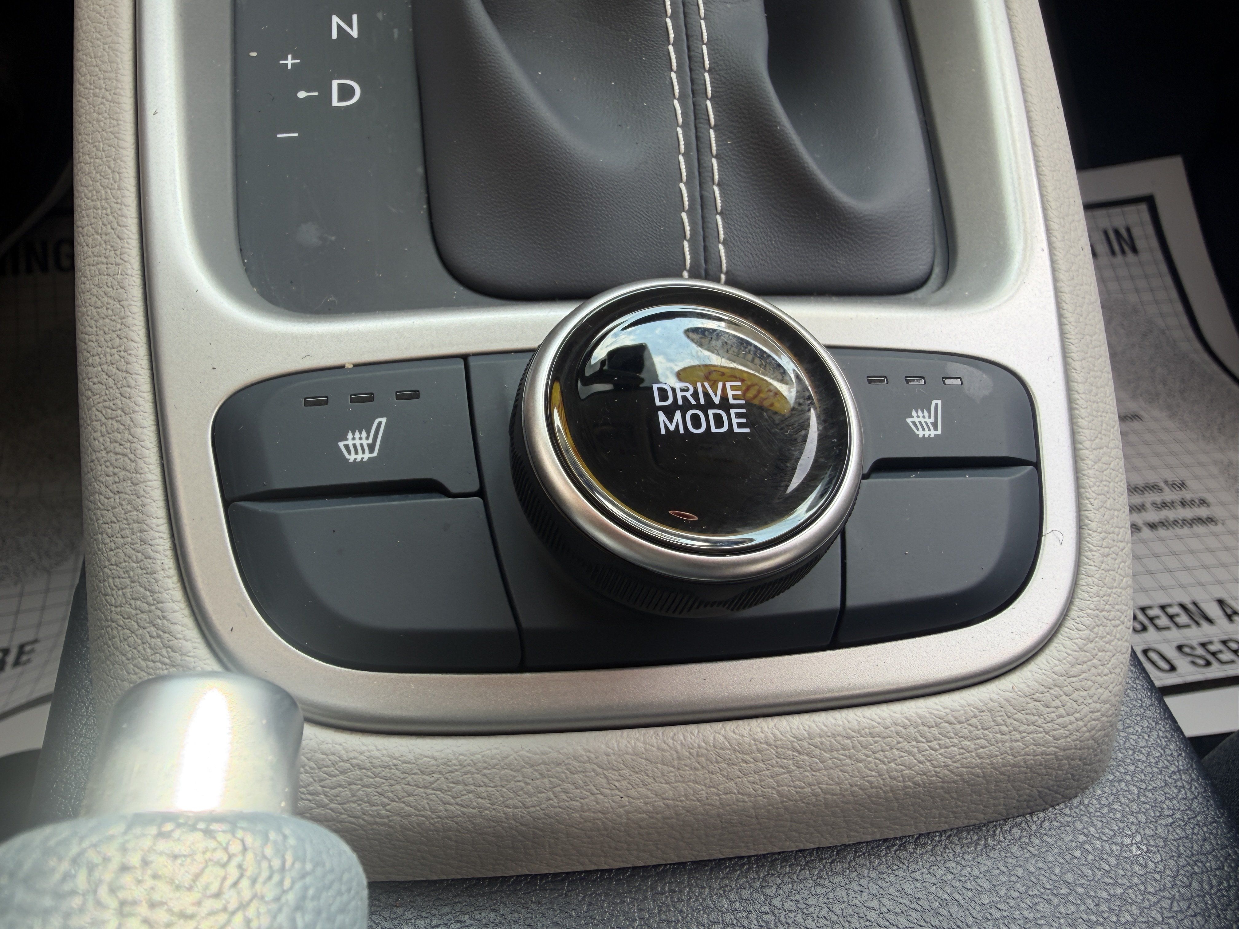 Certified 2025 Hyundai Venue Limited FWD image 39